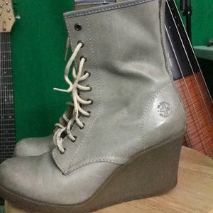 Dr. Martens Marcie 10 eye zip